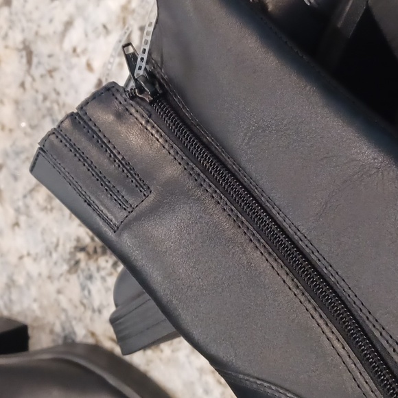 Steve Madden Fashion Fantsie black sz 10m or 9.5 leather boots - Picture 7 of 7